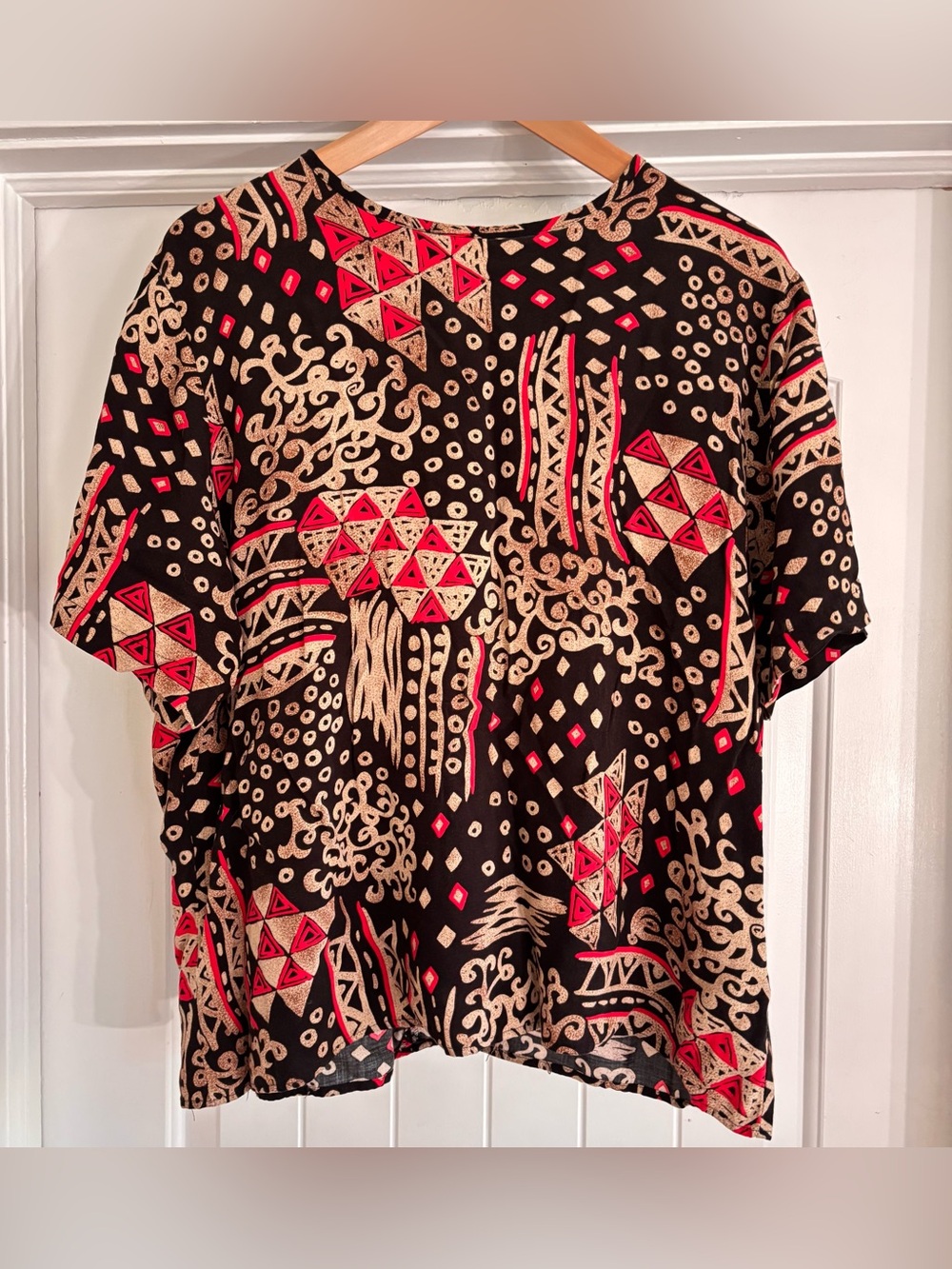 Sag Harbor Black Short-Sleeve Shirt with Red & Tan Abstract Geometric Print XL